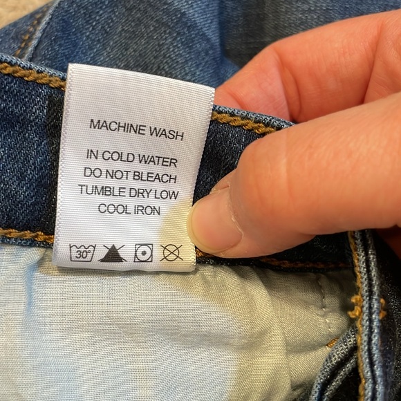 Judy Blue Jeans Womens 15/32 Relaxed Fit Distressed dark Wash JB82251DK - Picture 8 of 8